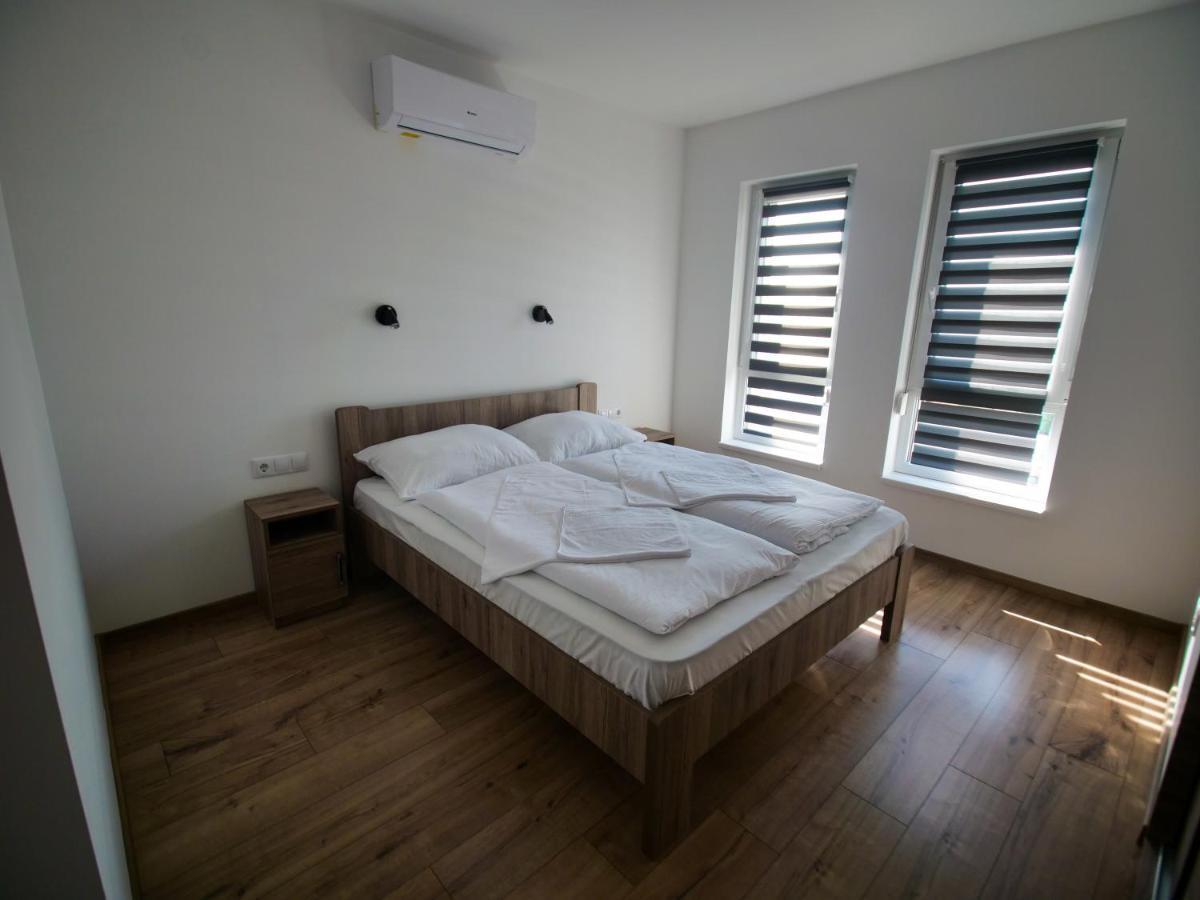 Zea Apartmanhaz Apartment Balatonfenyves Luaran gambar