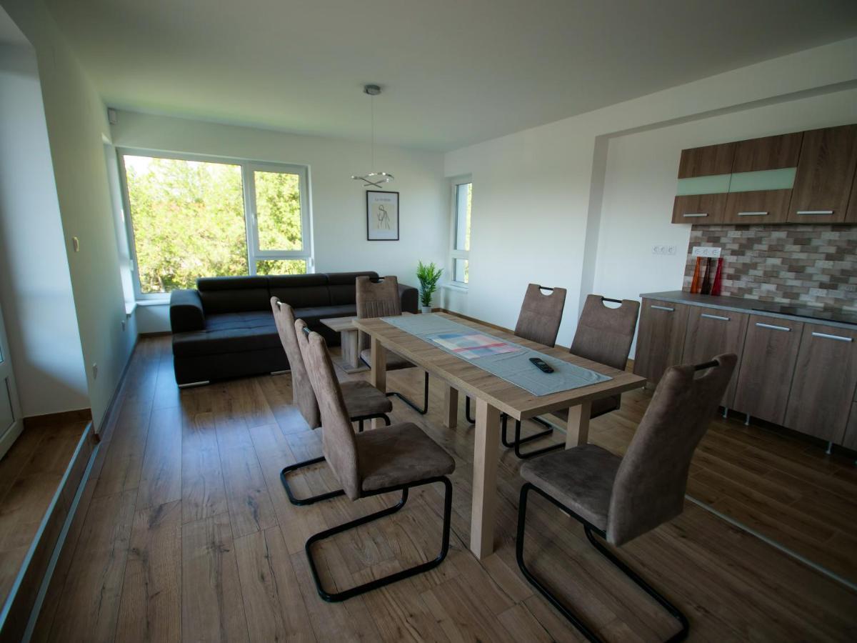 Zea Apartmanhaz Apartment Balatonfenyves Luaran gambar
