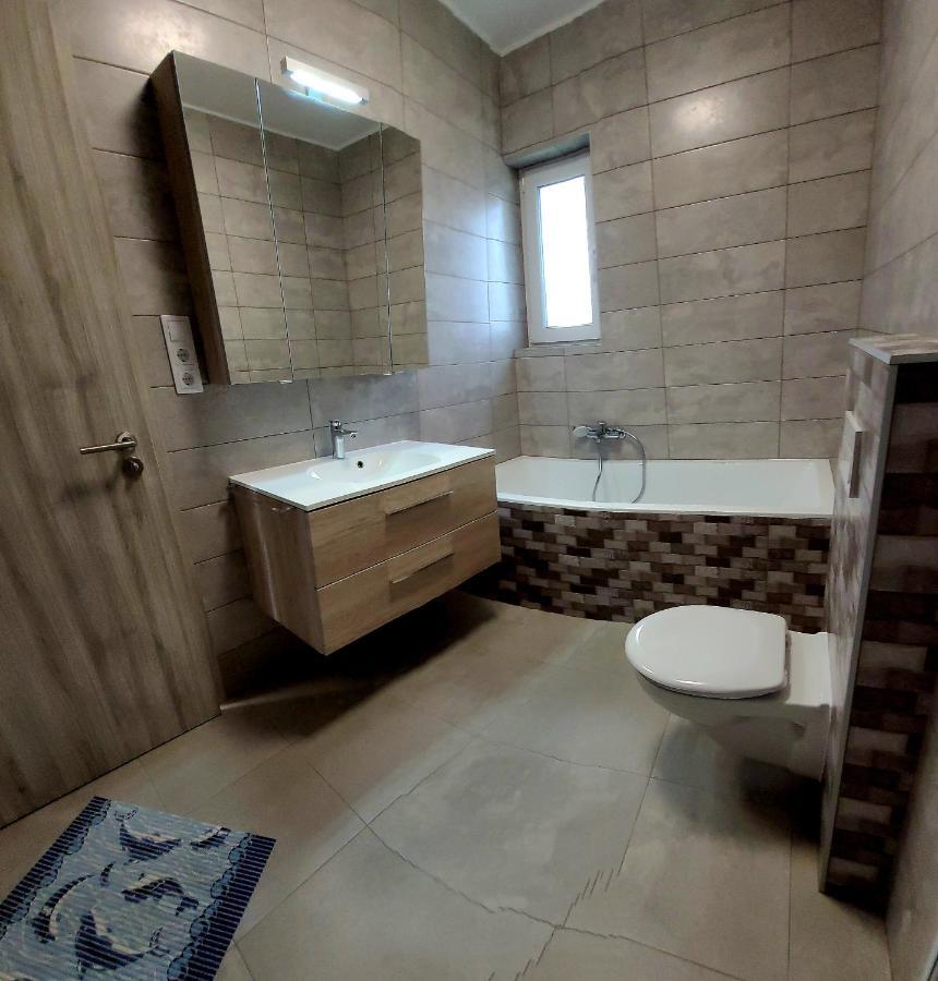 Zea Apartmanhaz Apartment Balatonfenyves Luaran gambar