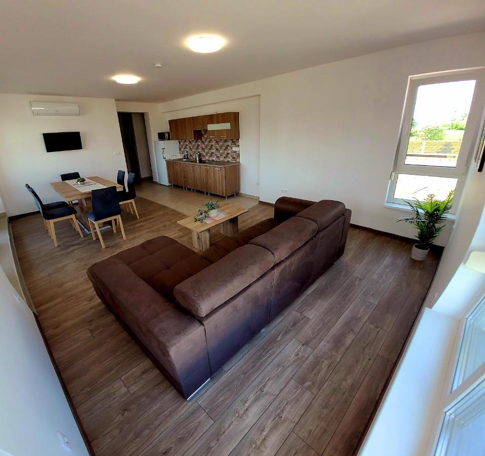 Zea Apartmanhaz Apartment Balatonfenyves Luaran gambar