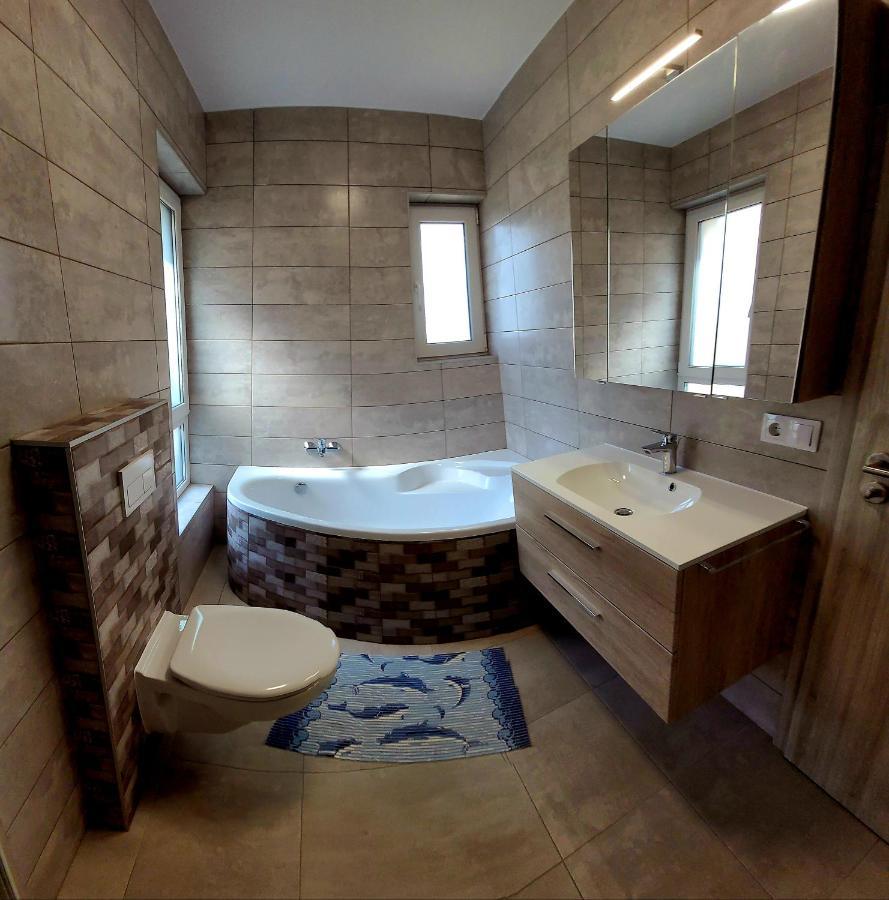 Zea Apartmanhaz Apartment Balatonfenyves Luaran gambar