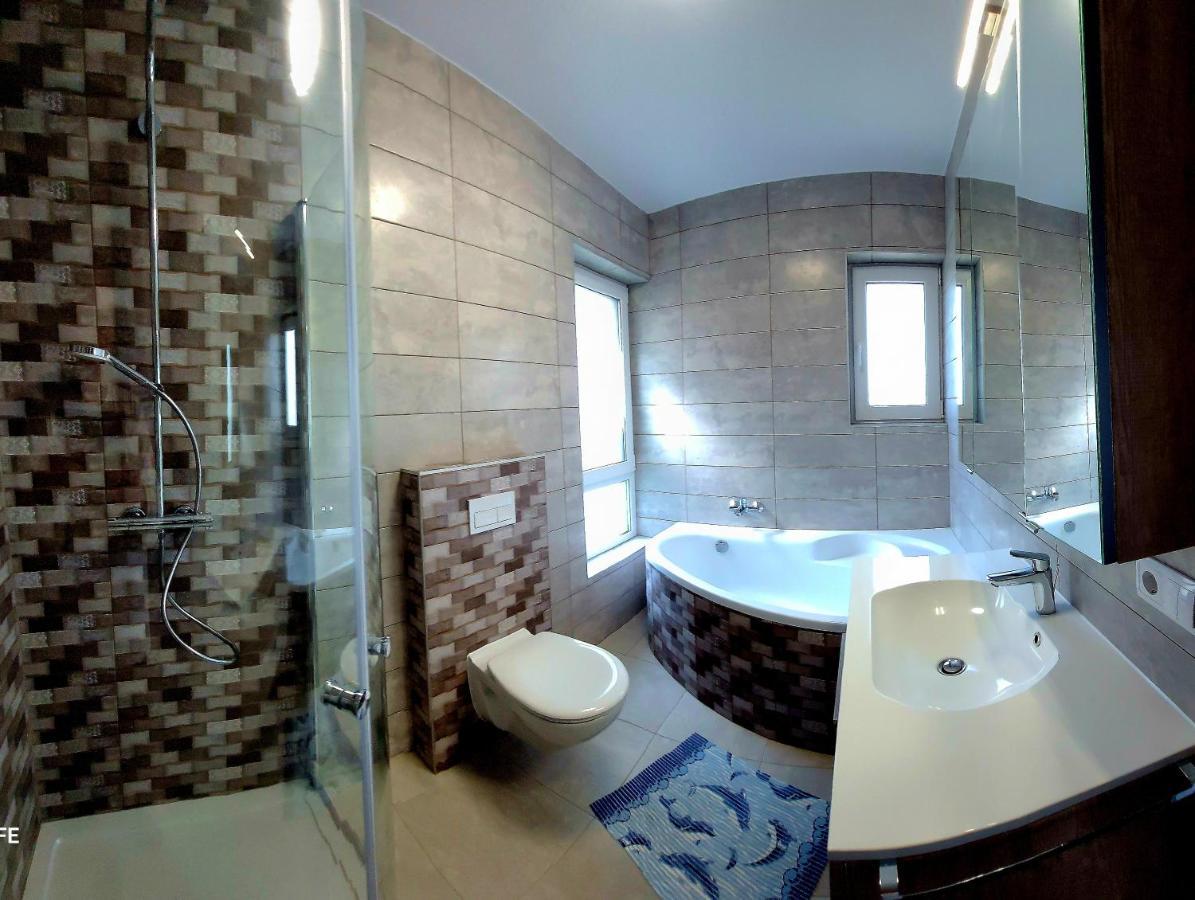 Zea Apartmanhaz Apartment Balatonfenyves Luaran gambar