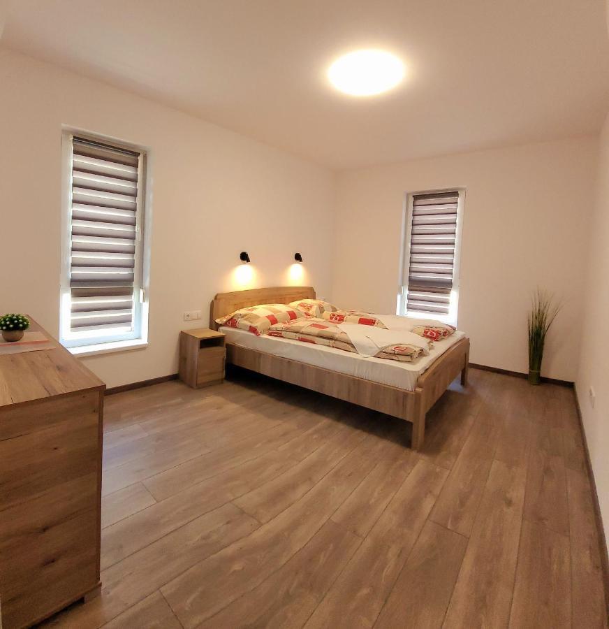 Zea Apartmanhaz Apartment Balatonfenyves Luaran gambar