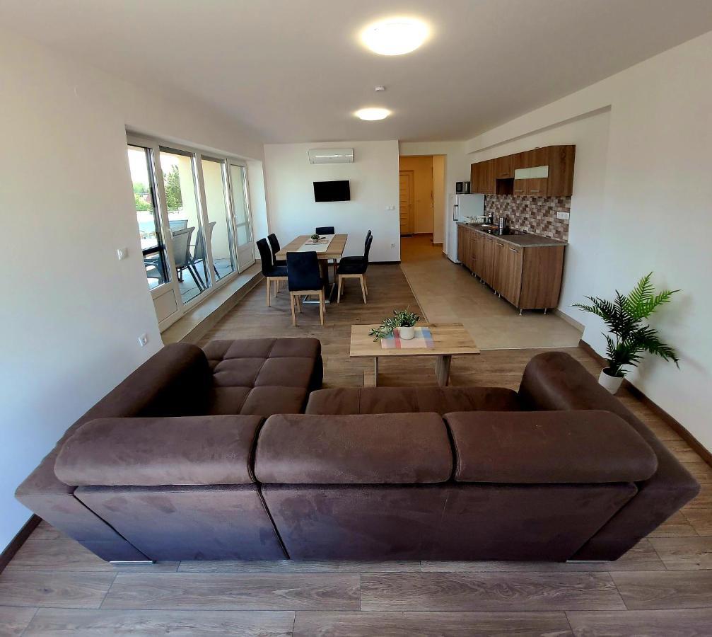 Zea Apartmanhaz Apartment Balatonfenyves Luaran gambar