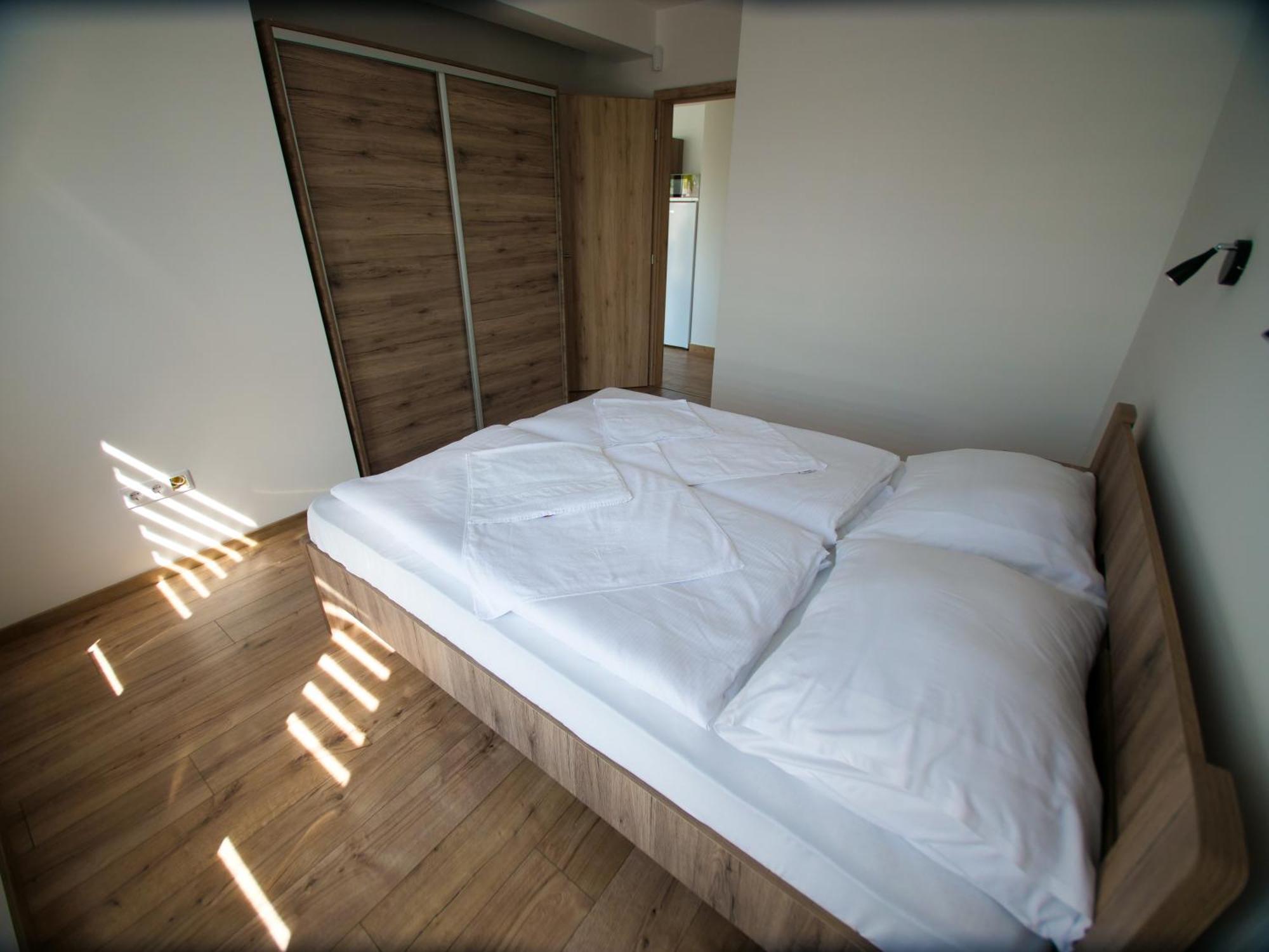 Zea Apartmanhaz Apartment Balatonfenyves Luaran gambar