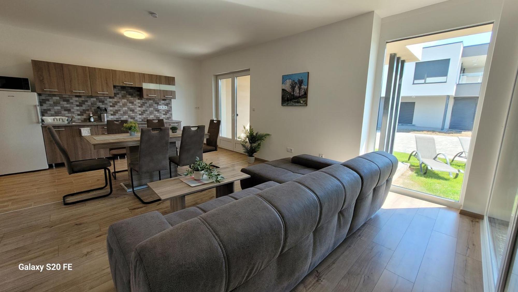 Zea Apartmanhaz Apartment Balatonfenyves Luaran gambar